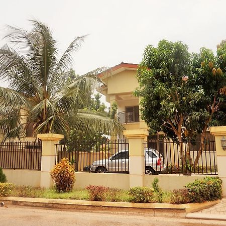 Sandpark Place, West Hills Mile 11 Екстериор снимка