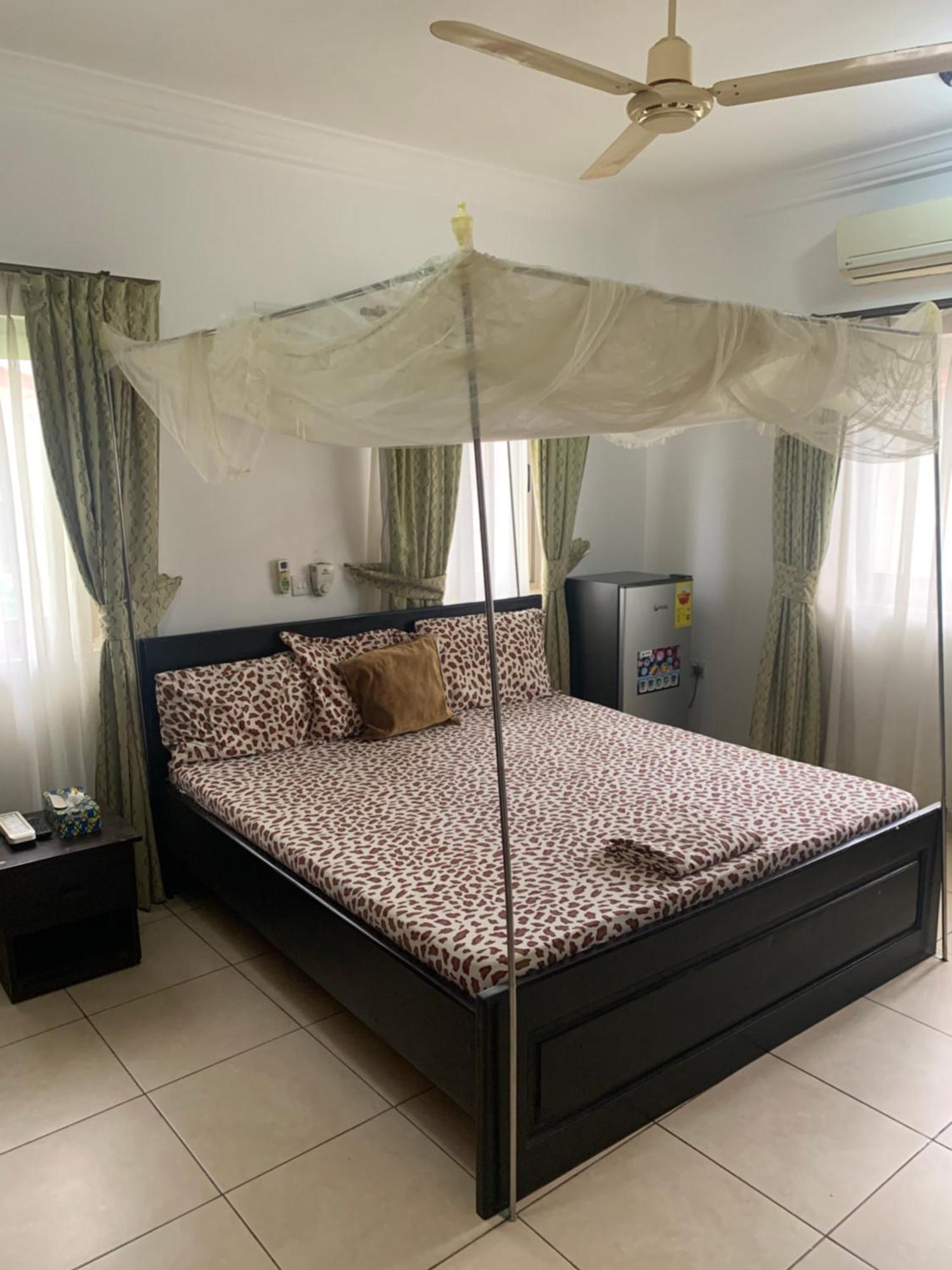 Sandpark Place, West Hills Mile 11 Екстериор снимка