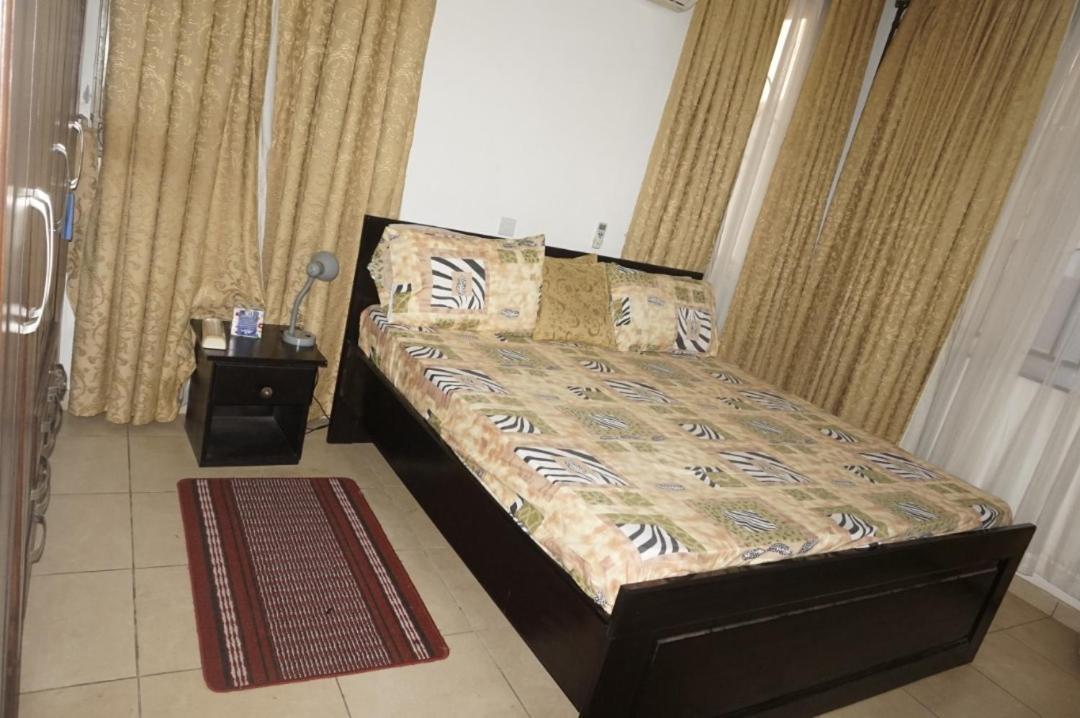 Sandpark Place, West Hills Mile 11 Екстериор снимка