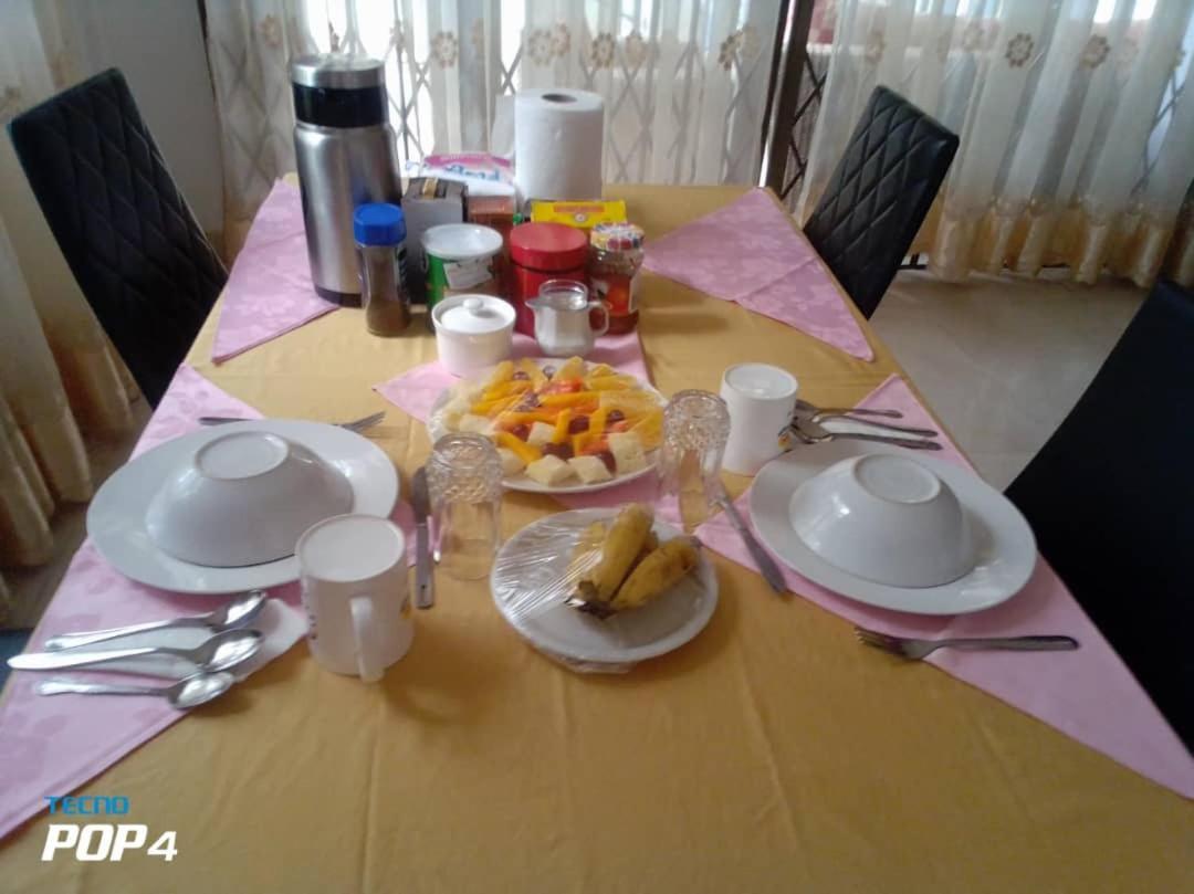 Sandpark Place, West Hills Mile 11 Екстериор снимка